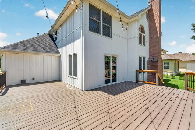 47 Stonehenge Drive, Bentonville, AR 72712