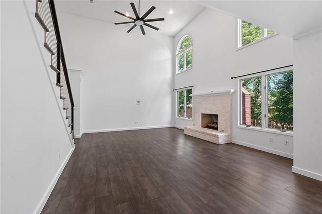 47 Stonehenge Drive, Bentonville, AR 72712