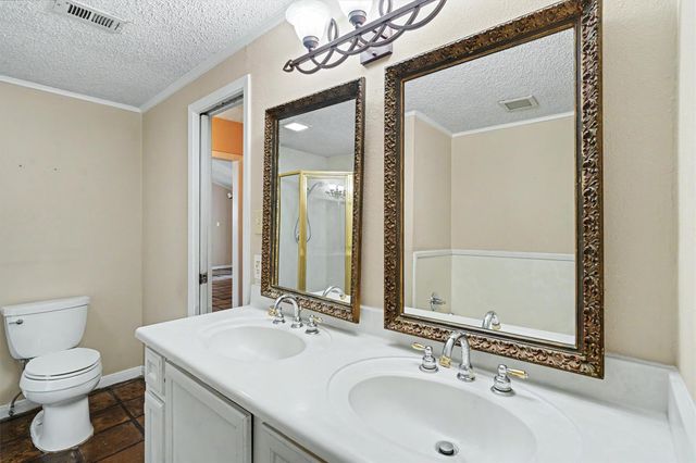 2301 Longwood Drive, Pearland, TX 77581