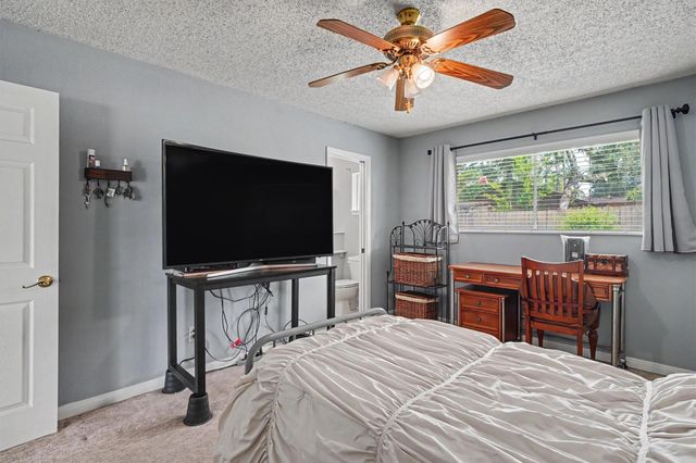 2301 Longwood Drive, Pearland, TX 77581