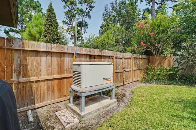2301 Longwood Drive, Pearland, TX 77581