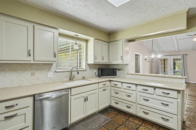 2301 Longwood Drive, Pearland, TX 77581