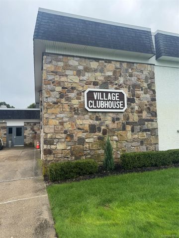134 Eastbourne Court A, Ridge, NY 11961