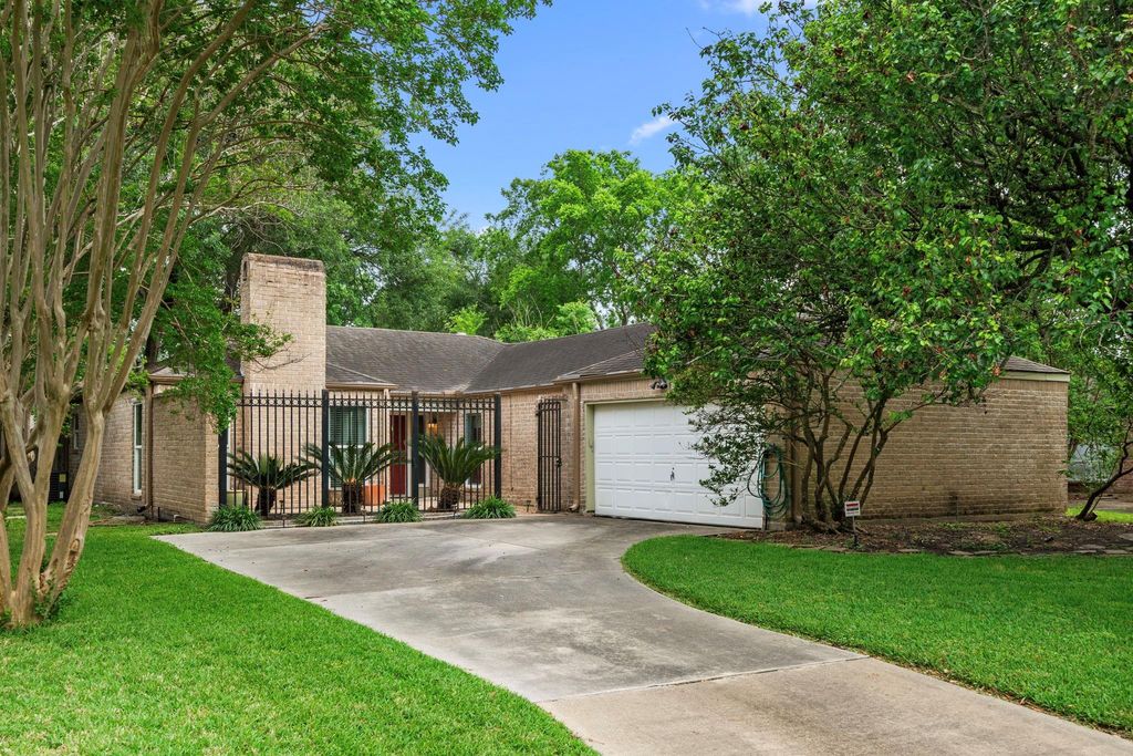 2103 Cherry Bend Drive, Houston, TX 77077
