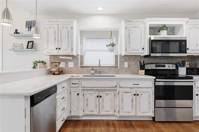 7210 E 165th Street, Belton, MO 64012
