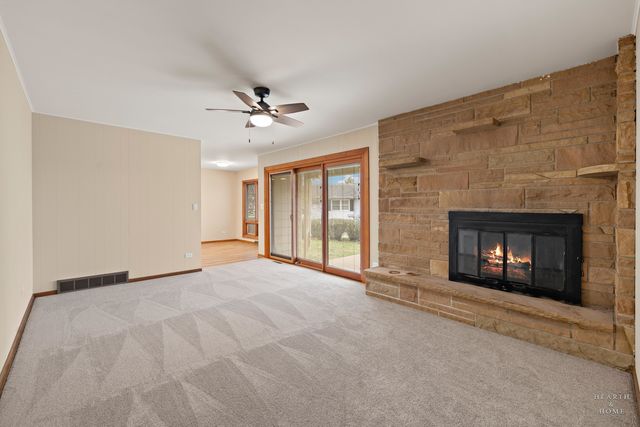 10817 Bonnie Brae Road, Huntley, IL 60142