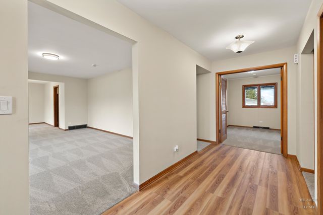 10817 Bonnie Brae Road, Huntley, IL 60142