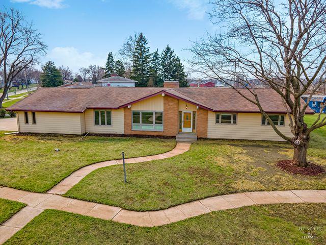 10817 Bonnie Brae Road, Huntley, IL 60142
