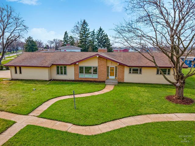 10817 Bonnie Brae Road, Huntley, IL 60142
