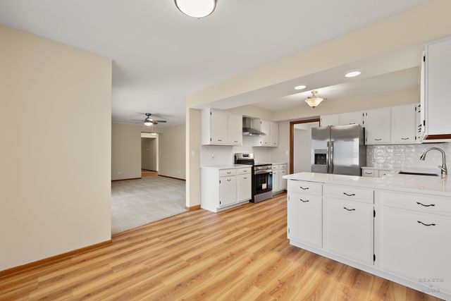 10817 Bonnie Brae Road, Huntley, IL 60142