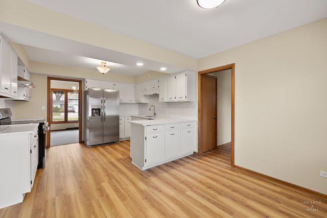 10817 Bonnie Brae Road, Huntley, IL 60142