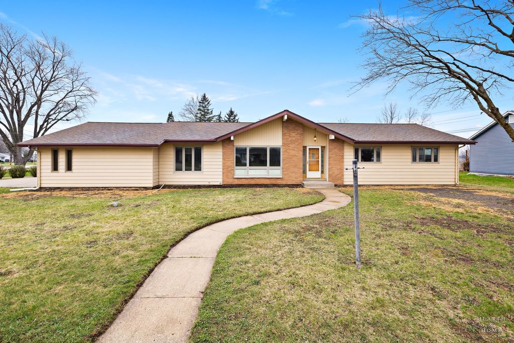 10817 Bonnie Brae Road, Huntley, IL 60142