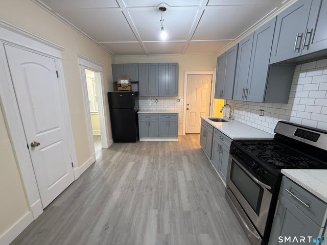 82 Bunker Hill Avenue 3, Waterbury, CT 06708