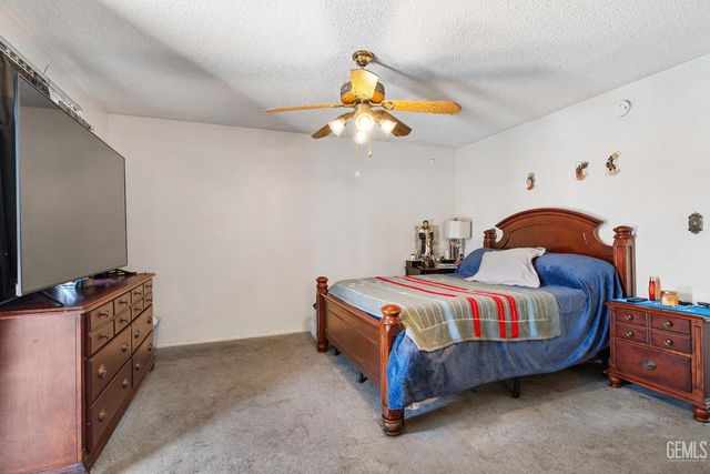 2304 Bladen Street, Bakersfield, CA 93309