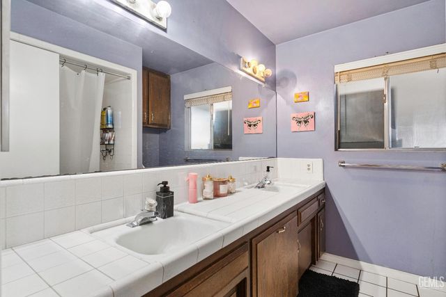 2304 Bladen Street, Bakersfield, CA 93309