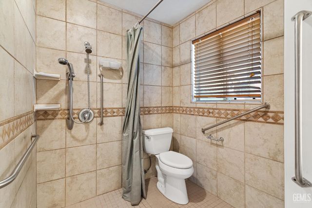 2304 Bladen Street, Bakersfield, CA 93309