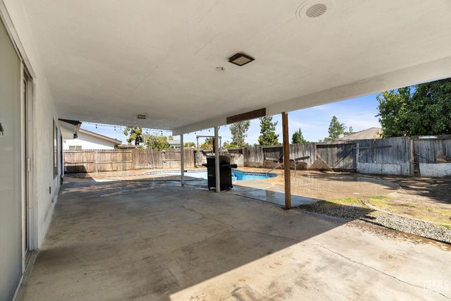 2304 Bladen Street, Bakersfield, CA 93309