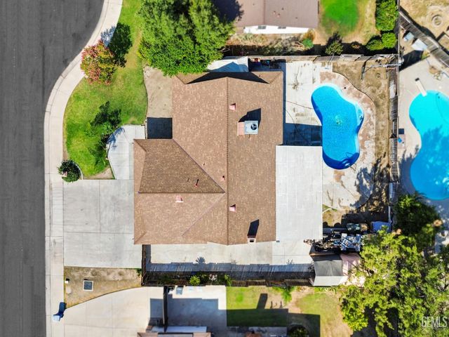 2304 Bladen Street, Bakersfield, CA 93309