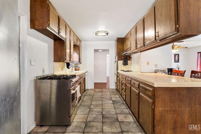 2304 Bladen Street, Bakersfield, CA 93309