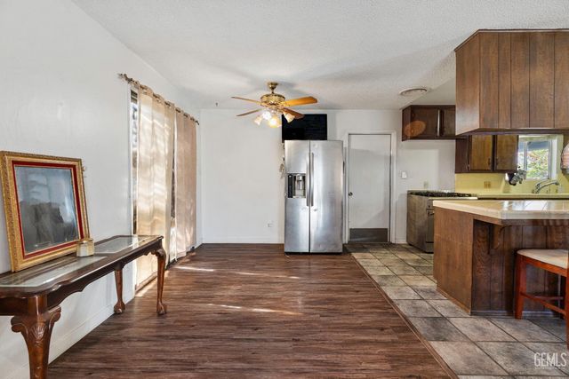 2304 Bladen Street, Bakersfield, CA 93309