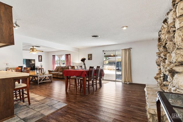 2304 Bladen Street, Bakersfield, CA 93309