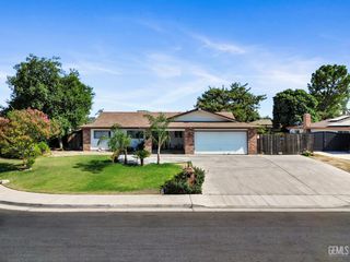 2304 Bladen Street, Bakersfield, CA 93309