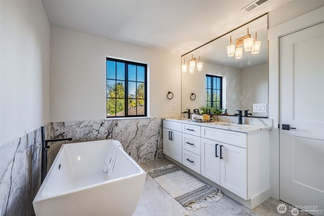 932 99th Street Ct S, Tacoma, WA 98444