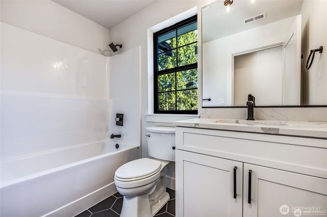 932 99th Street Ct S, Tacoma, WA 98444