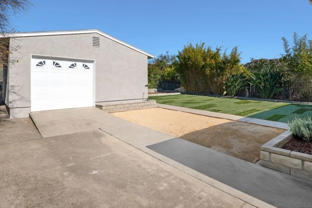 10012 Shaggybark, Santee, CA 92071