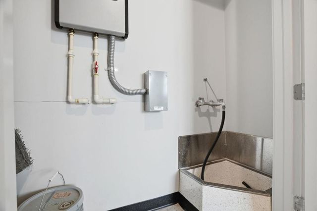 3380 Router, Fremont, CA 94538