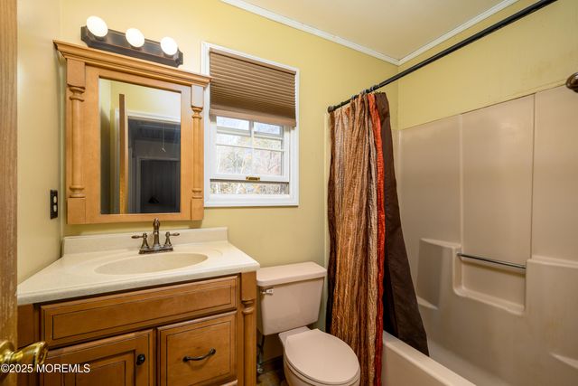 205 Frank Applegate Road, Jackson, NJ 08527