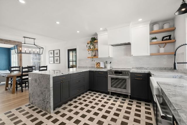 41 Capital St, Newton, MA 02458