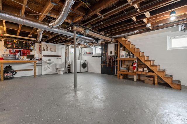 41 Capital St, Newton, MA 02458