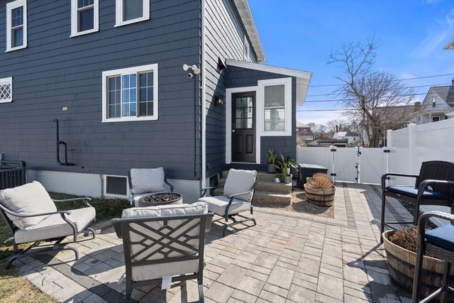 41 Capital St, Newton, MA 02458