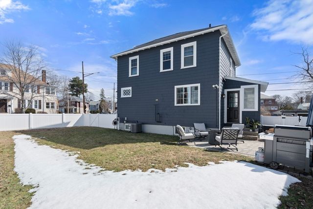 41 Capital St, Newton, MA 02458