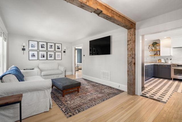 41 Capital St, Newton, MA 02458