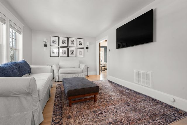 41 Capital St, Newton, MA 02458