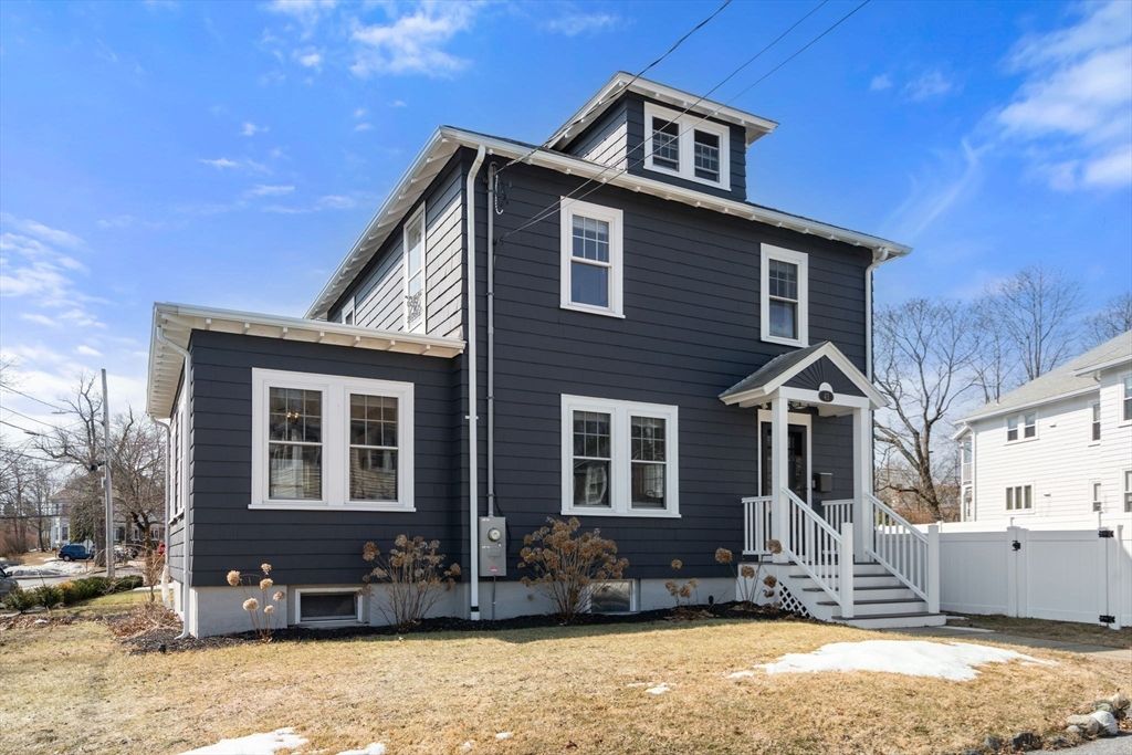 41 Capital St, Newton, MA 02458