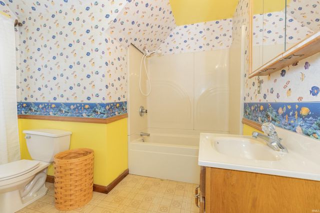 2321 Mount Auburn Road, Evansville, IN 47720