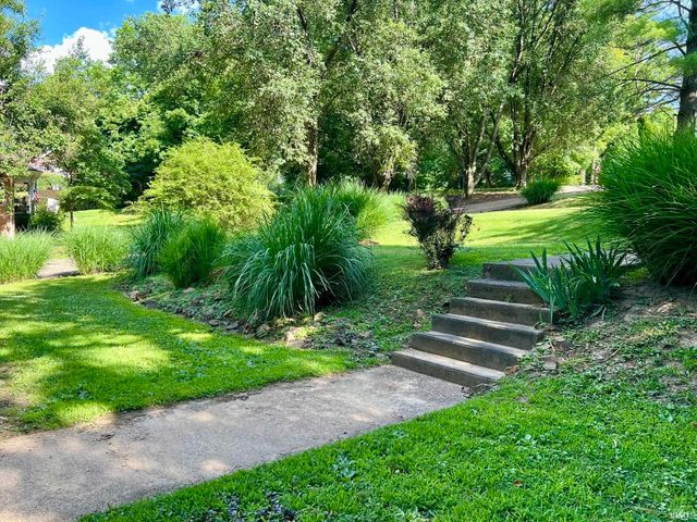 2321 Mount Auburn Road, Evansville, IN 47720