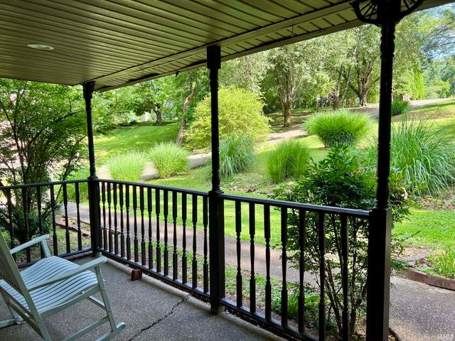 2321 Mount Auburn Road, Evansville, IN 47720