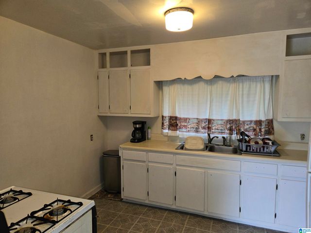 905 BELVIEW STREET, Bessemer, AL 35020