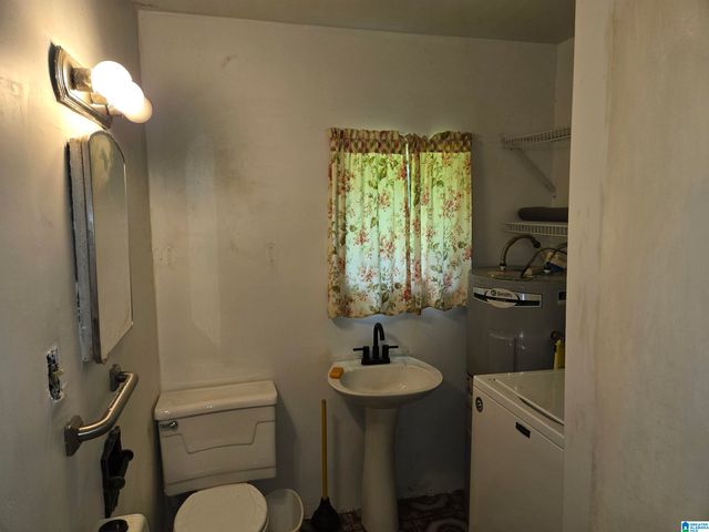 905 BELVIEW STREET, Bessemer, AL 35020