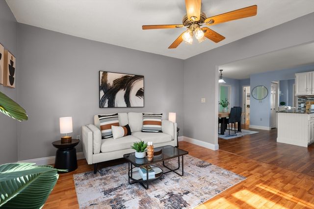 6 Arthur St 3, Salem, MA 01970