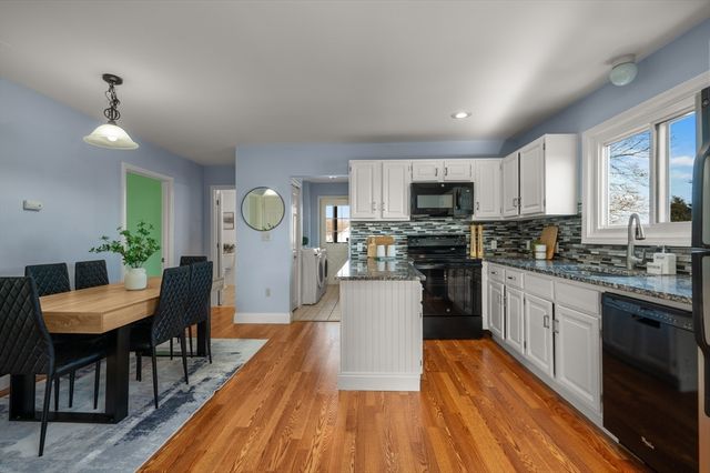 6 Arthur St 3, Salem, MA 01970