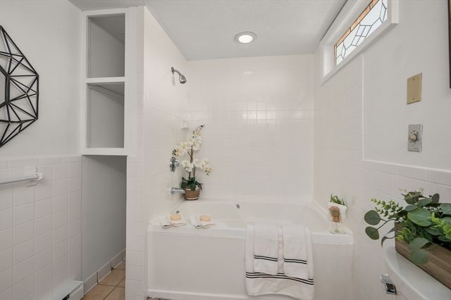 6 Arthur St 3, Salem, MA 01970