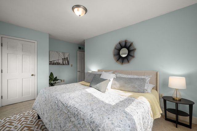 6 Arthur St 3, Salem, MA 01970