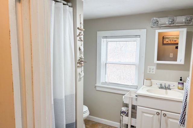 34 Pleasant St 3, Dennis, MA 02660