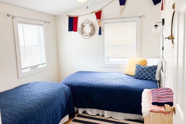 34 Pleasant St 3, Dennis, MA 02660