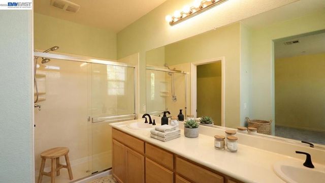 45 Parc Pl, Milpitas, CA 95035